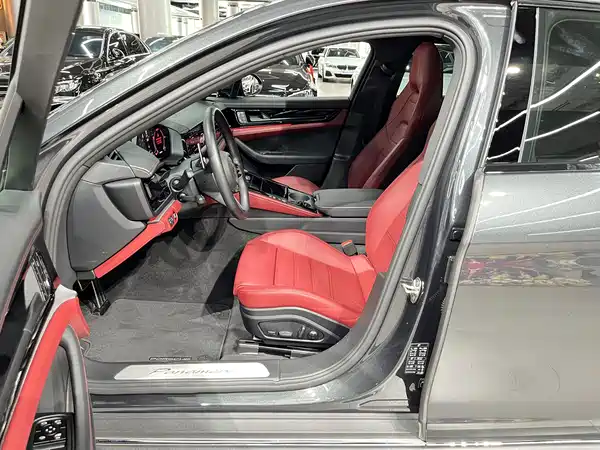 Porsche Panamera 2025