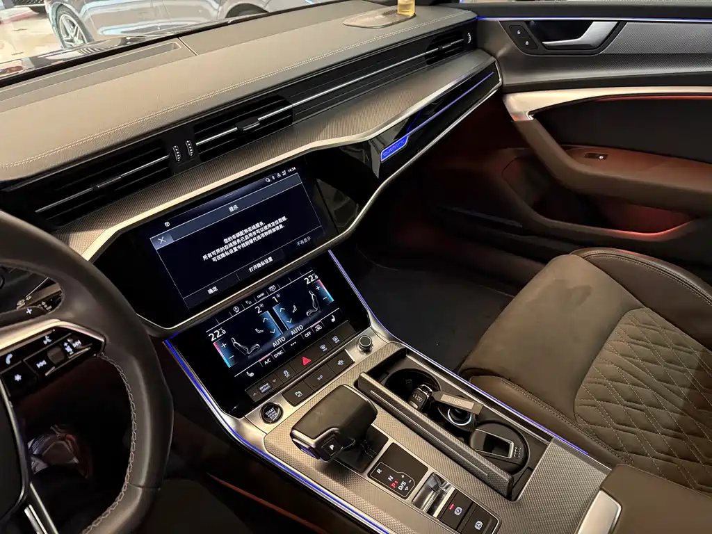 Audi A7L 2023 — фото 14