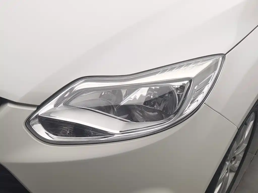 Ford Focus 2015 — фото 7
