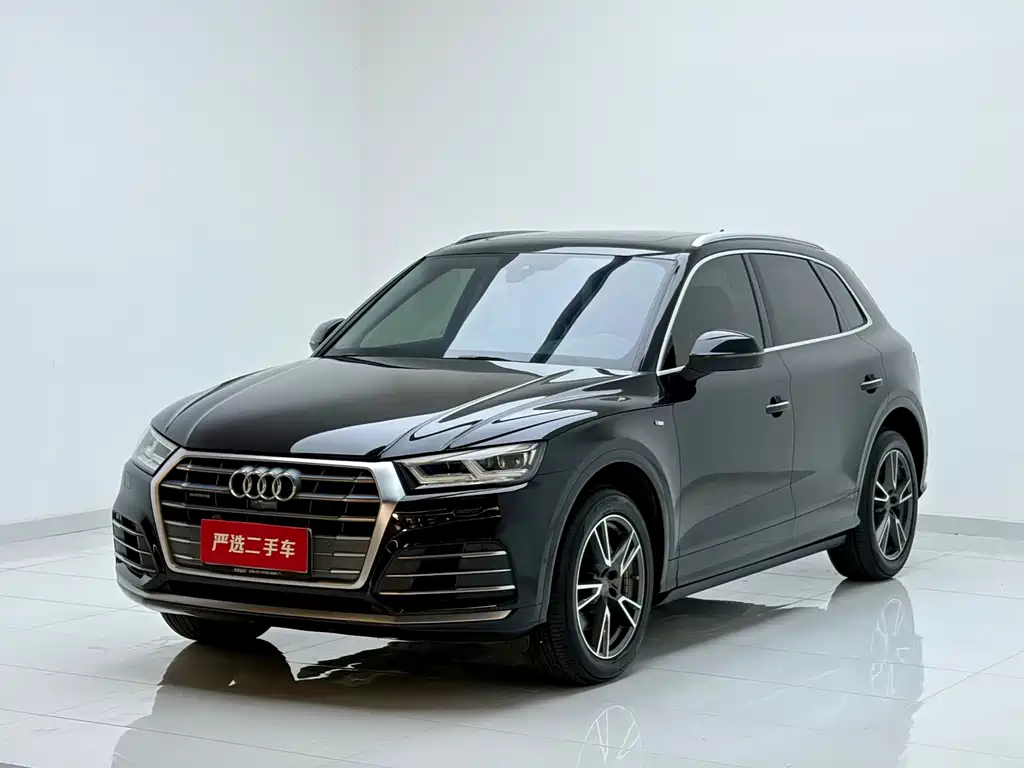 Audi Q5L 2020 — фото 1