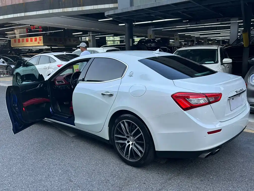Maserati Ghibli 2017 — фото 8
