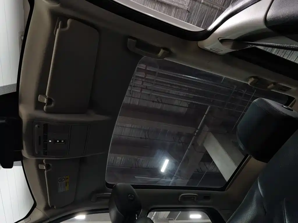 Land Rover Discovery Sport 2016 — фото 14