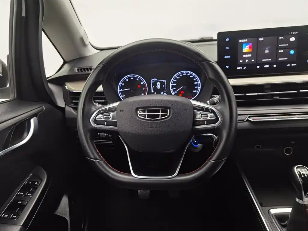Geely Vision X3 2021 — фото 11
