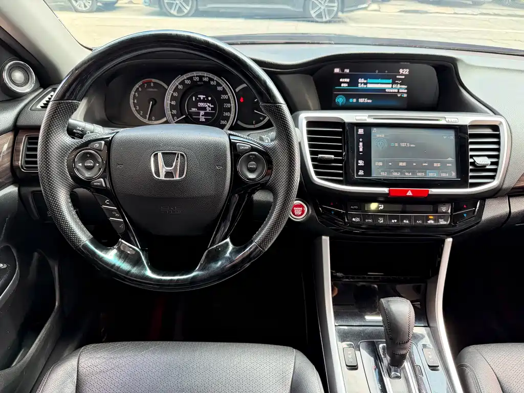 Honda Accord 2016 — фото 9