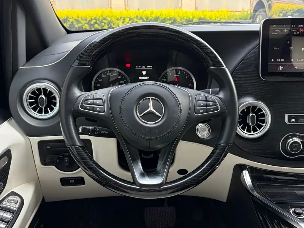 Mercedes-Benz Vito 2023 — фото 21
