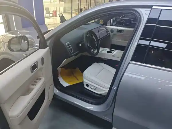 Li Auto L6 2024