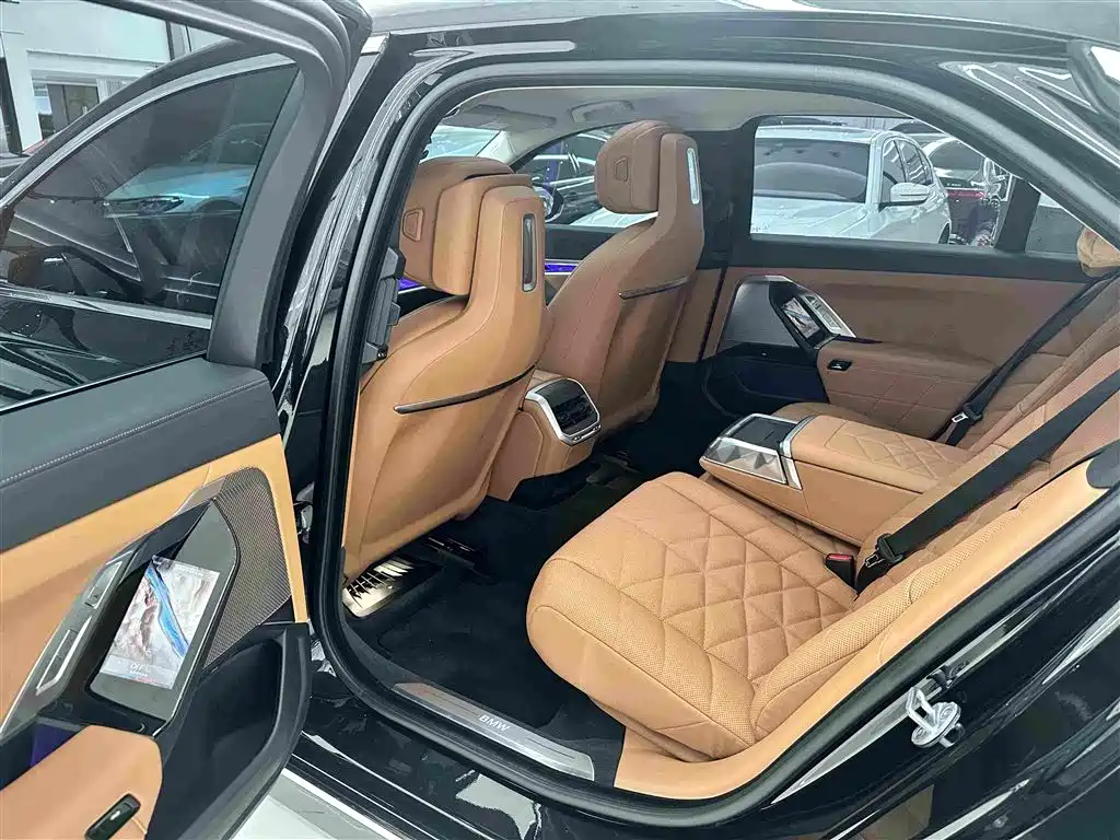 BMW 7 Series 2025 — фото 15