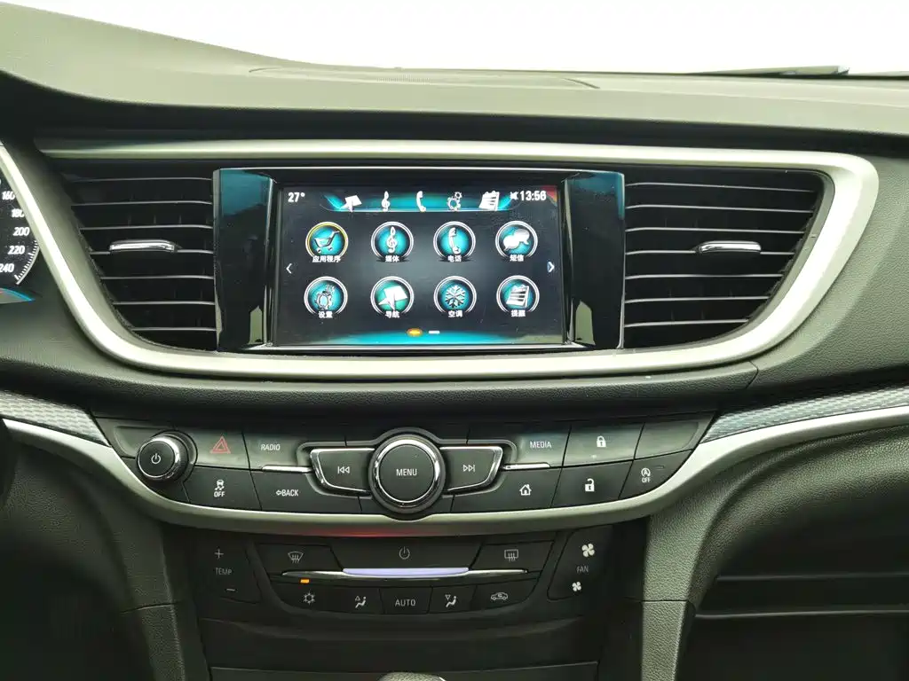 Buick Excelle 2019 — фото 12