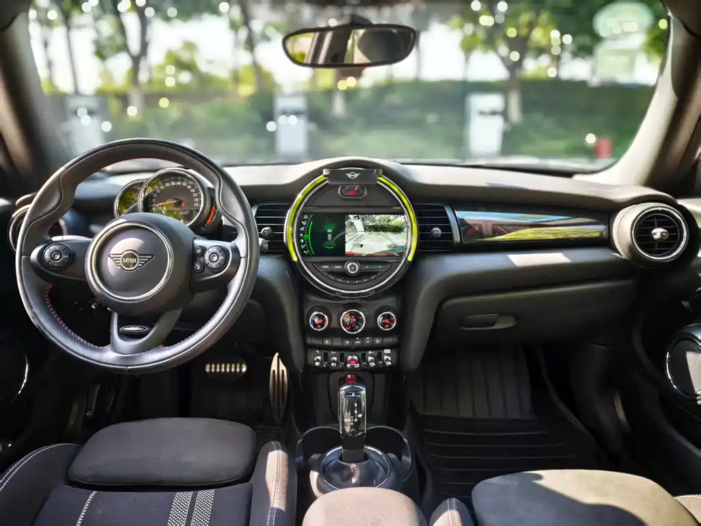 MINI MINI 2019