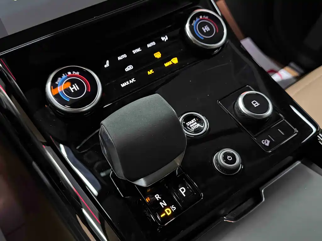 Land Rover Sport 2024 — фото 10