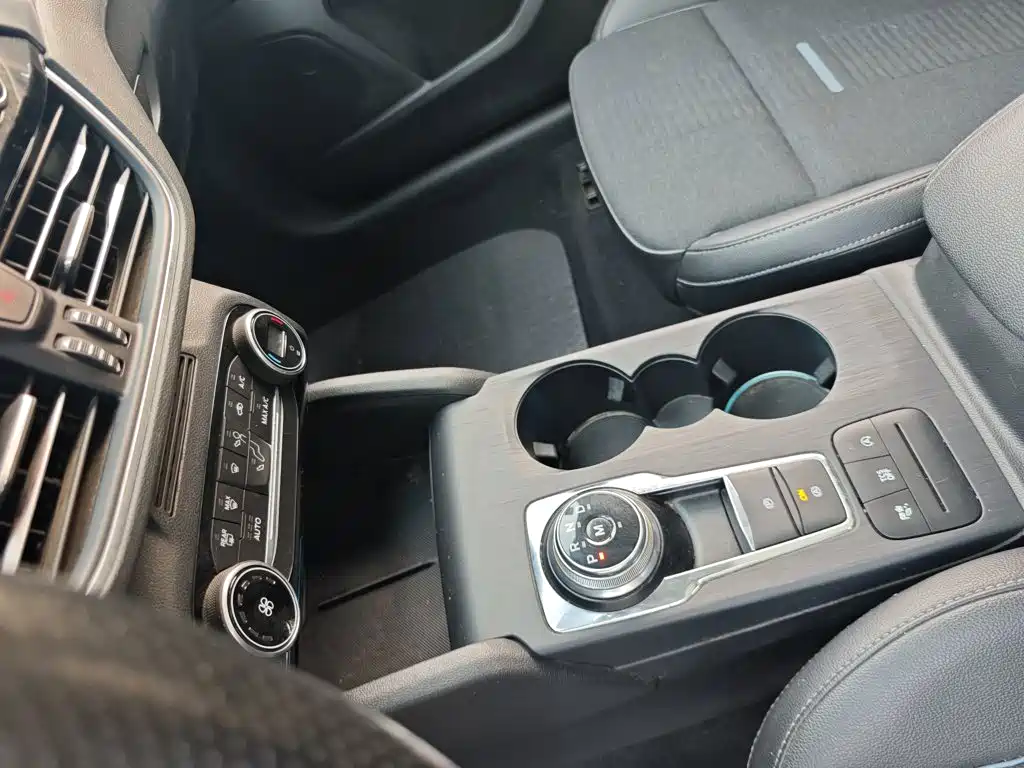 Ford Focus Active 2020 — фото 16