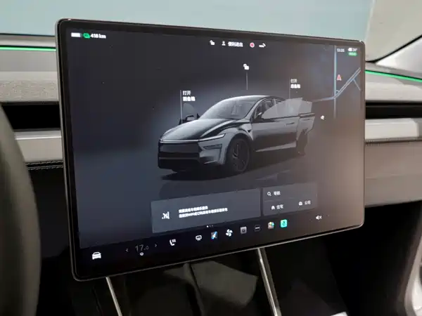 Tesla Model Y 2025