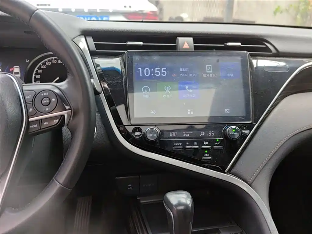 Toyota Camry 2018 — фото 13
