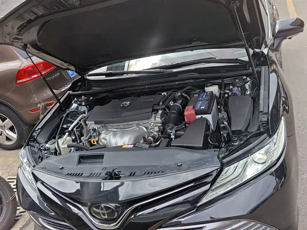 Toyota Camry 2018 — фото 20