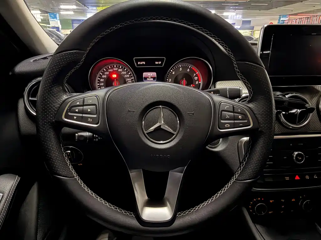 Mercedes-Benz GLA 2016 — фото 13