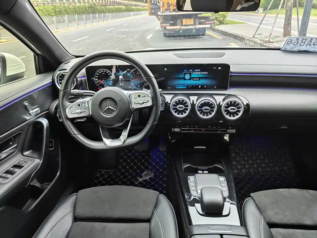 Mercedes-Benz A-Class 2020 — фото 12