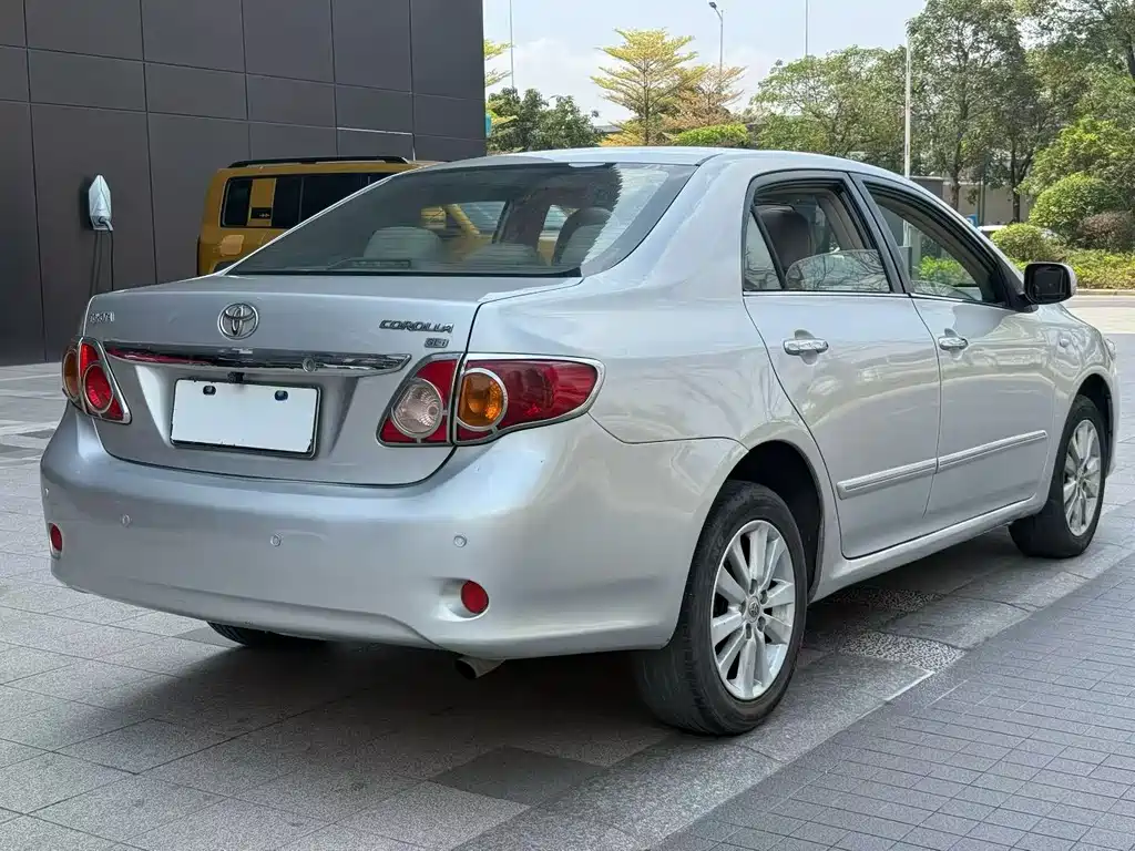 Toyota Corolla 2010 — фото 7