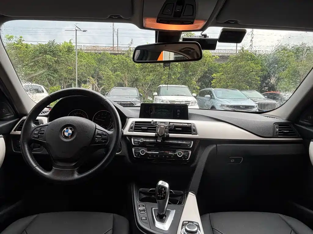BMW 3 Series 2016