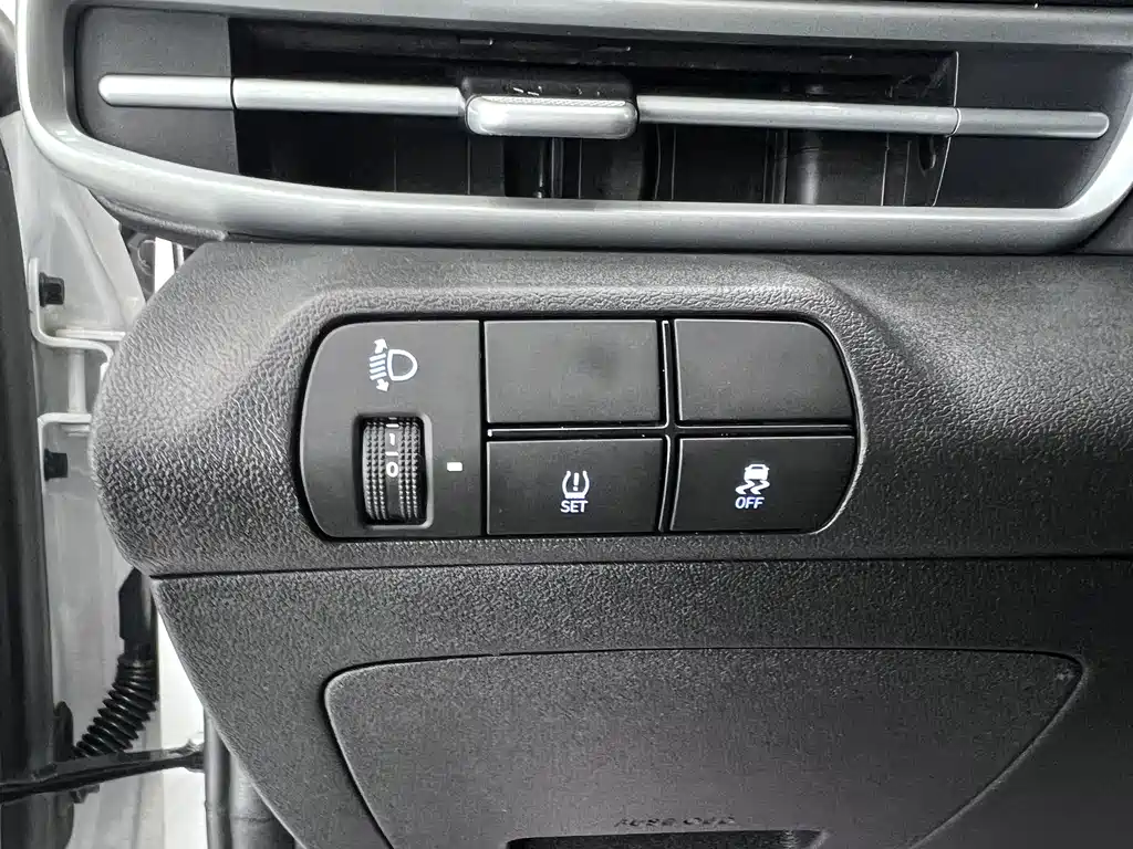 Hyundai Elantra 2024 — фото 11