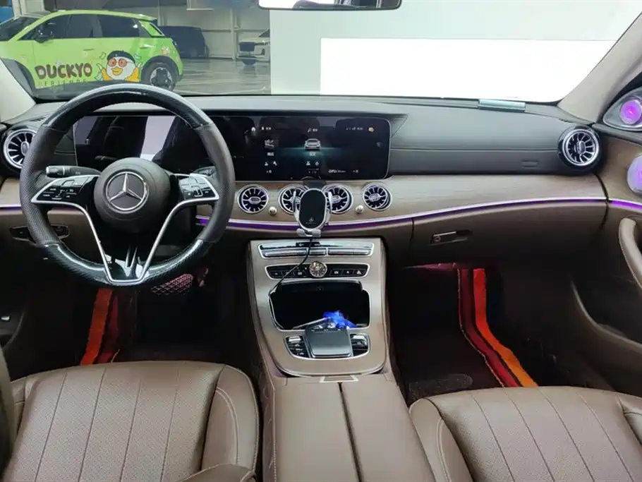 Mercedes-Benz E-Class 2023 — фото 12