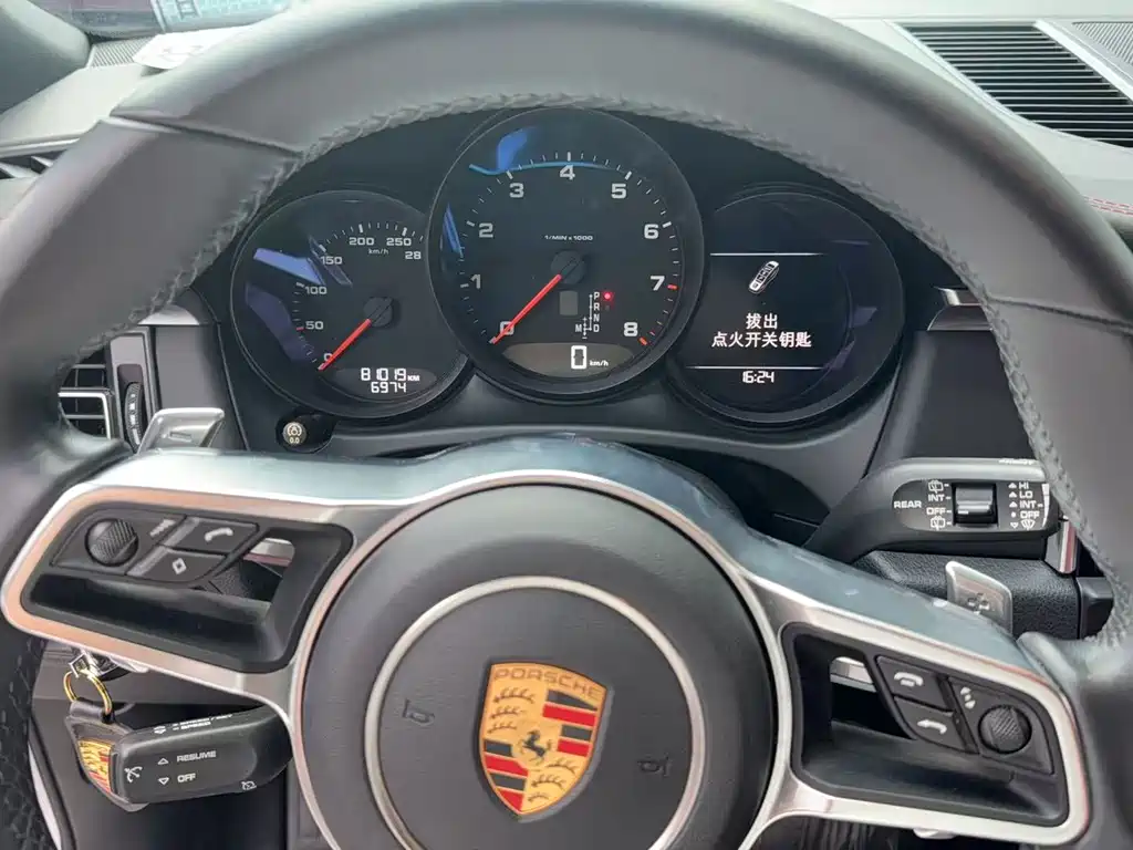 Porsche Macan 2017 — фото 8