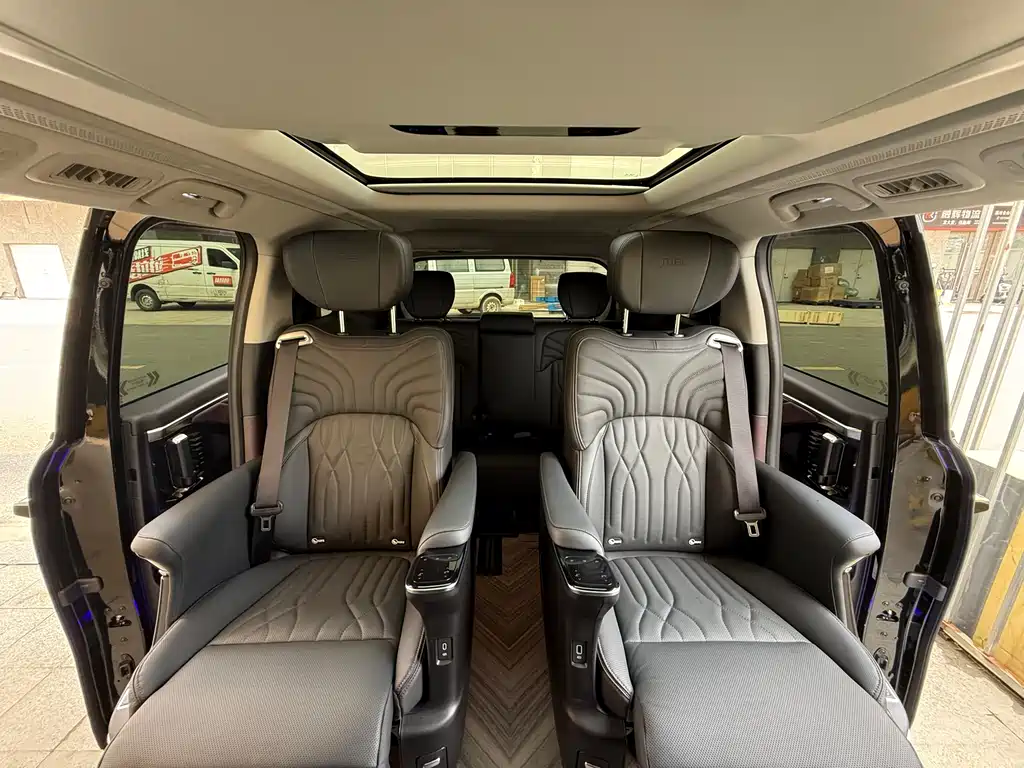 GAC Motor Trumpchi M8 2025 — фото 14