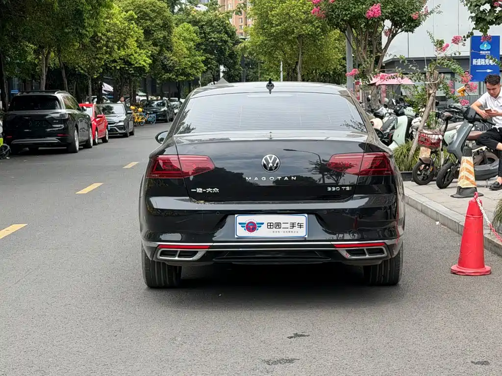 Volkswagen Magotan 2025
