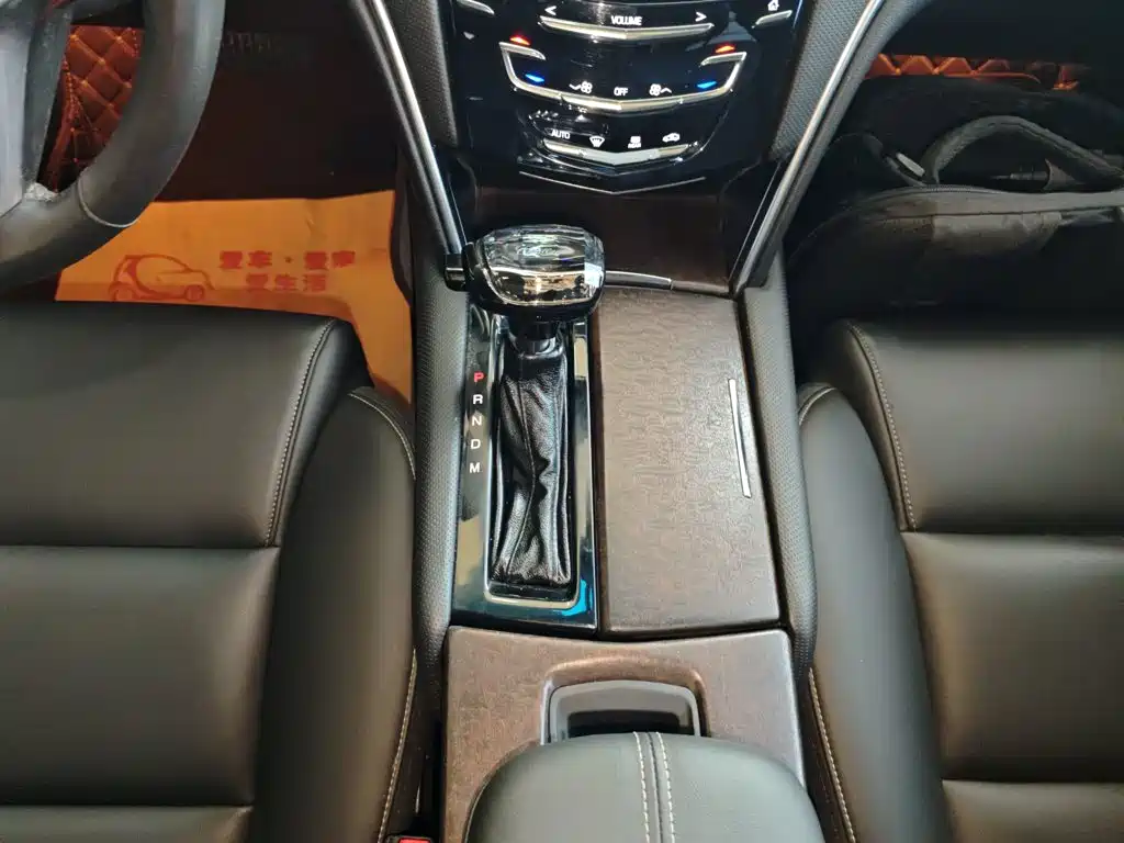Cadillac XTS 2018 — фото 10