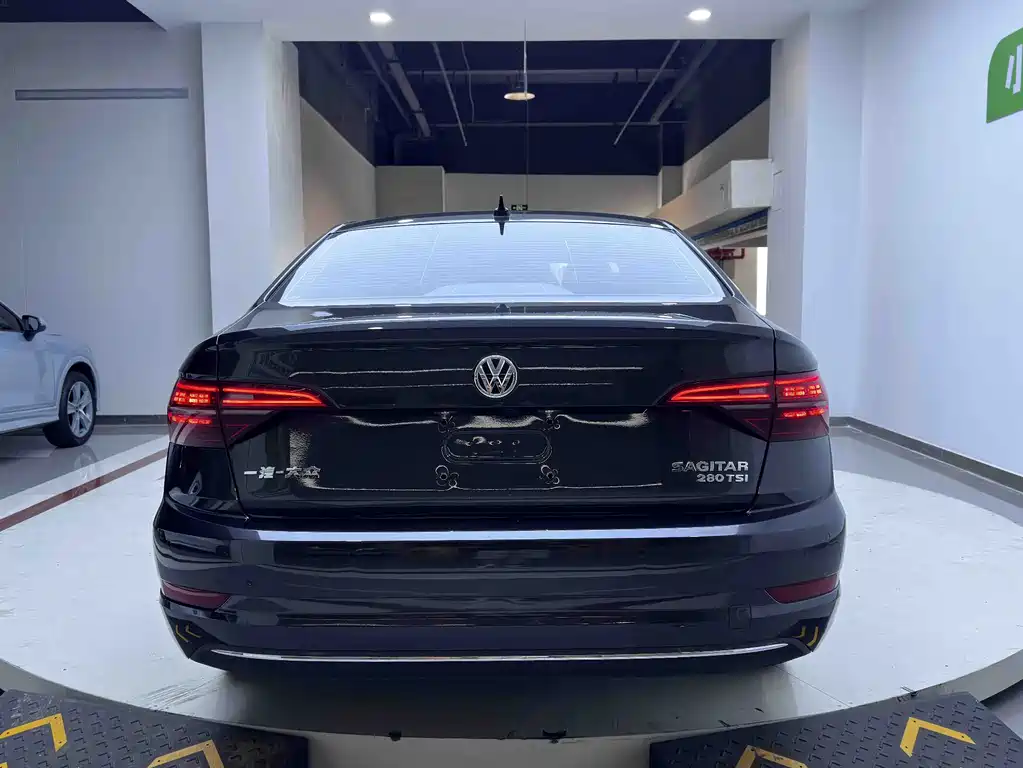Volkswagen Sagitar 2022