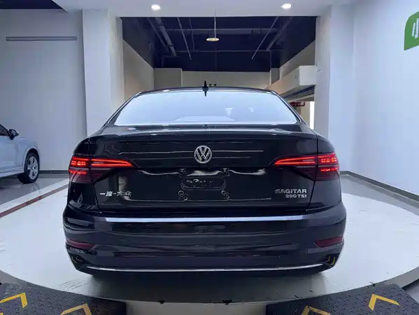 Volkswagen Sagitar 2022