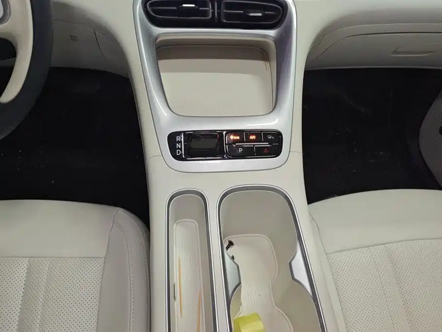 Geely Galaxy Starwish 2025 — фото 16