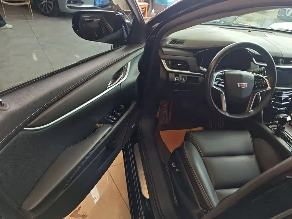 Cadillac XTS 2018 — фото 12