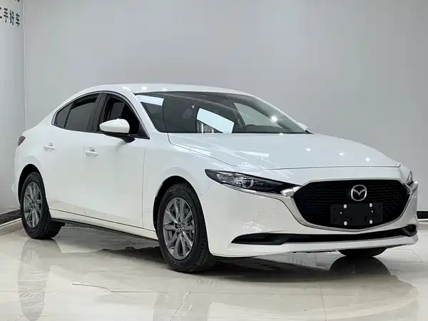 Mazda 3 Axela 2022