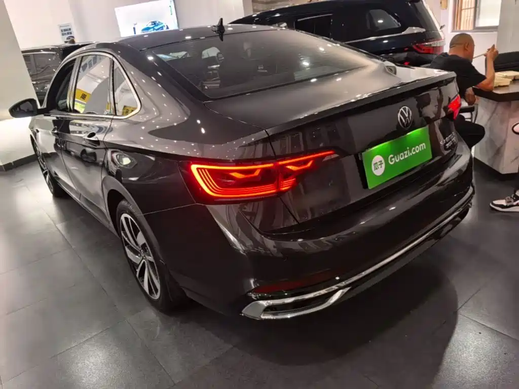 Volkswagen Sagitar 2024