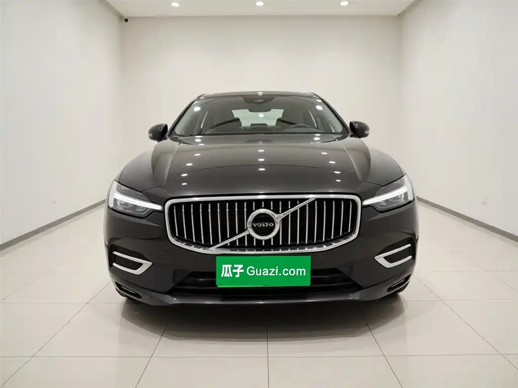 Volvo XC60 2021 — фото 23