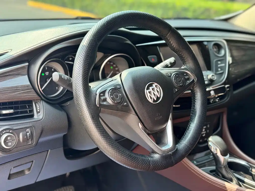 Buick Envision Plus 2017 — фото 6