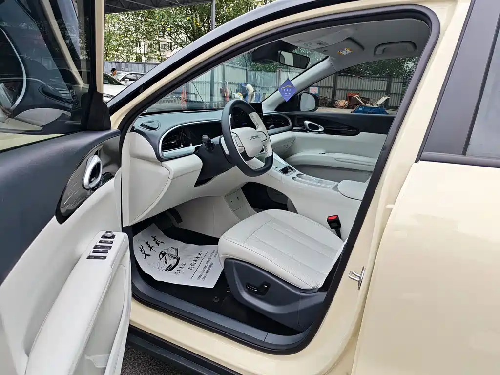 Geely Galaxy Starwish 2025 — фото 7