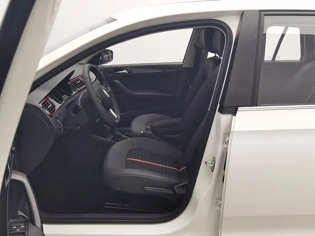 Skoda Rapid Spaceback 2021 — фото 10