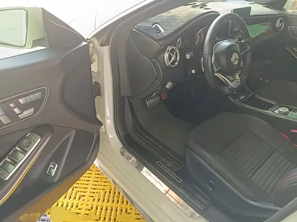 Mercedes-Benz CLA 2015 — фото 16