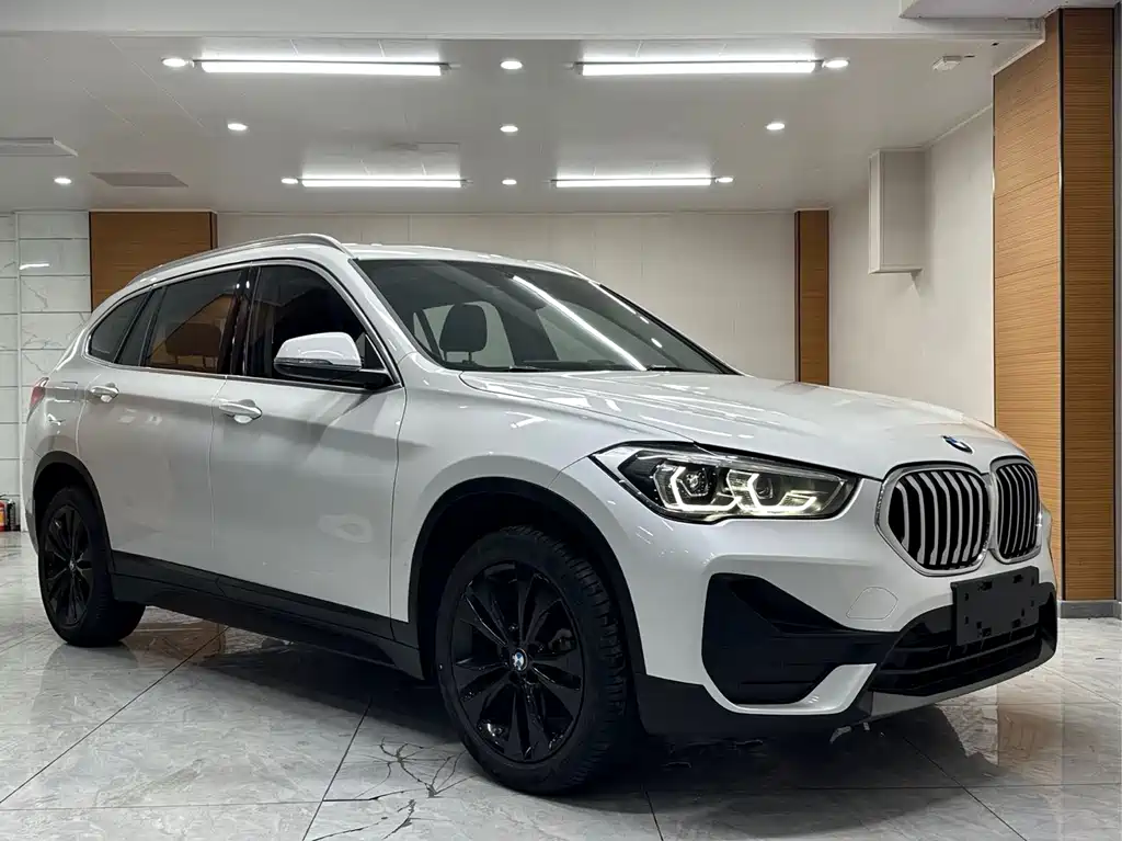 BMW X1 2021 — фото 3