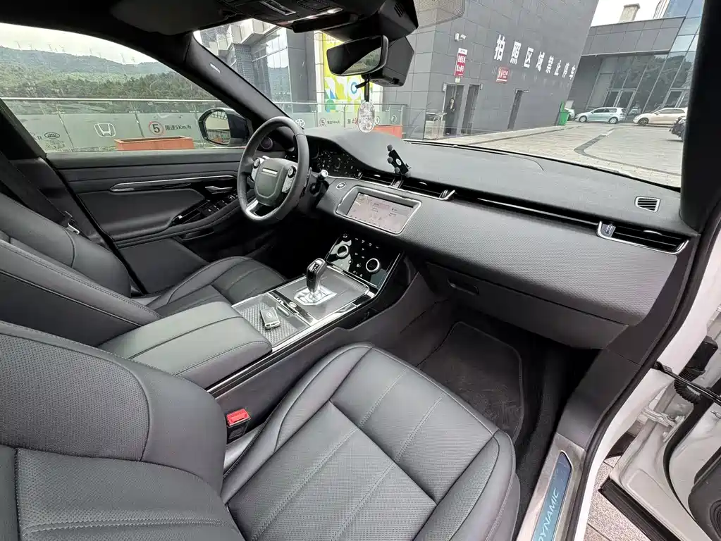 Land Rover Evoque 2021 — фото 28