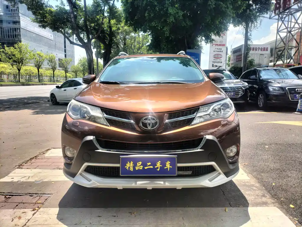 Toyota RAV4 2016 — фото 2