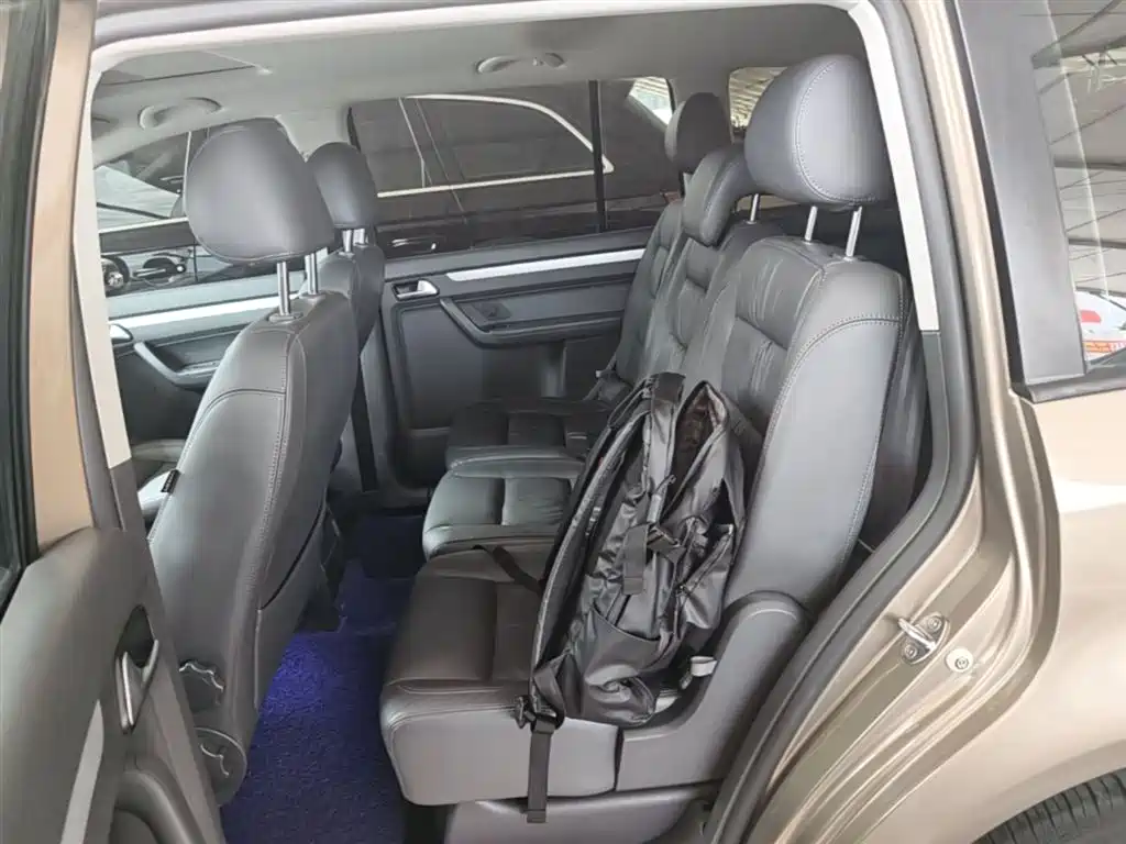 Volkswagen Touran 2015 — фото 17