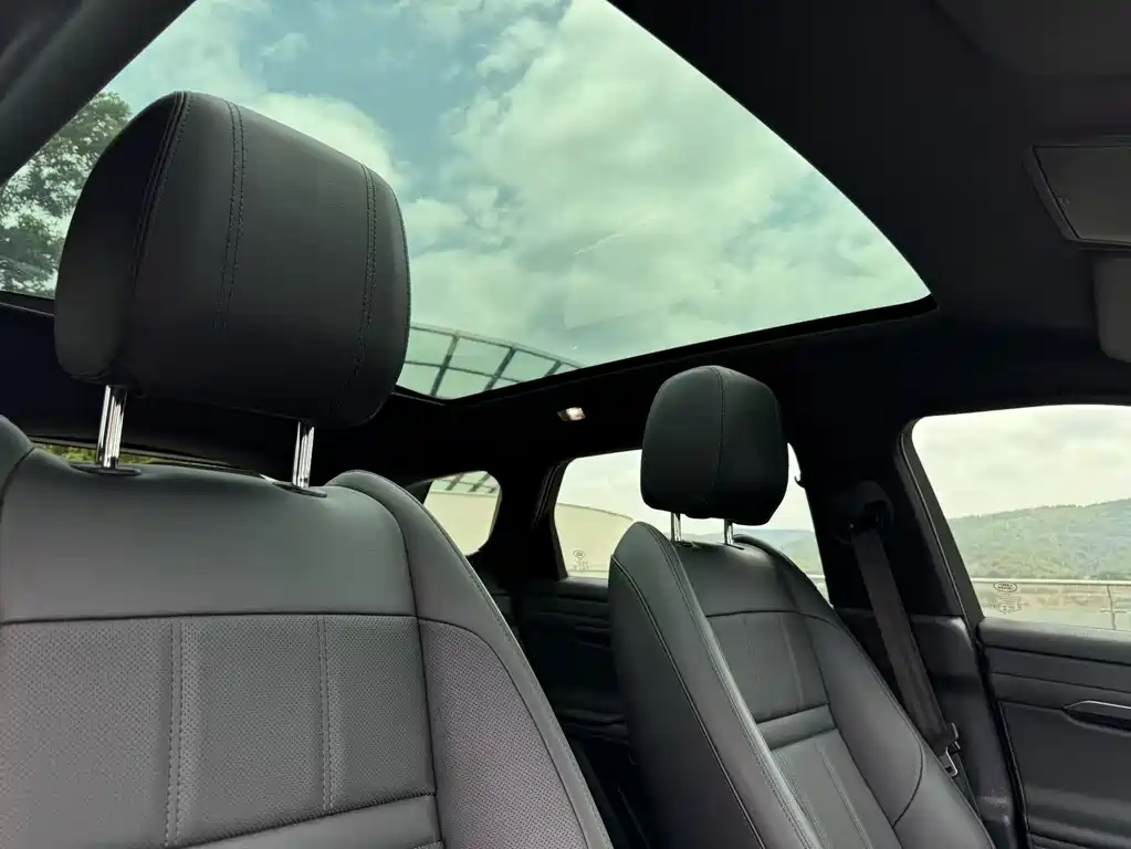 Land Rover Evoque 2021 — фото 30