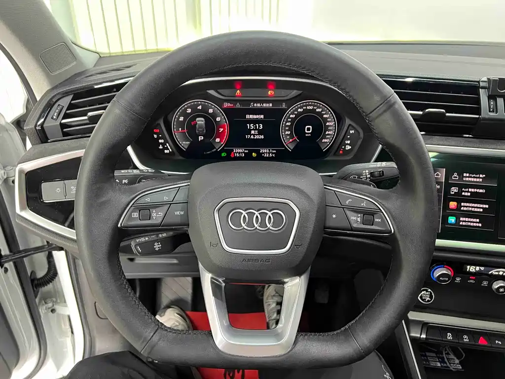 Audi Q3 2022 — фото 11