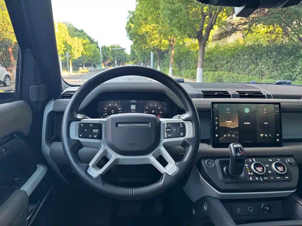 Land Rover Defender 2022 — фото 13