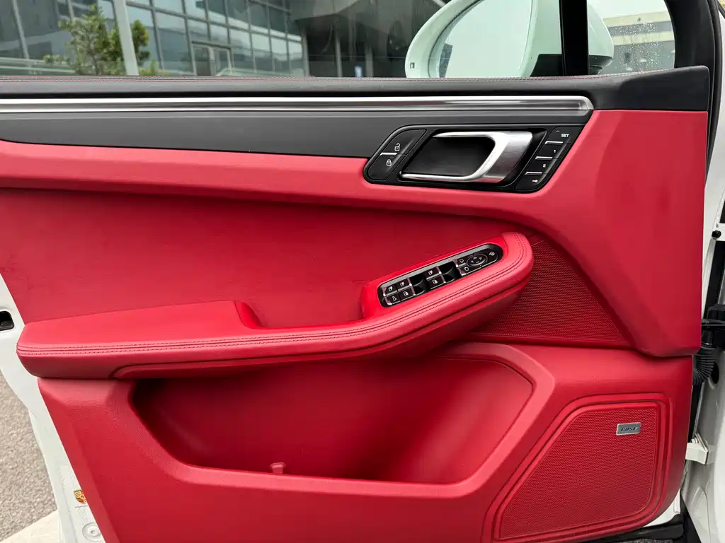Porsche Macan 2020