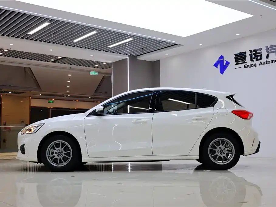 Ford Focus 2020 — фото 3