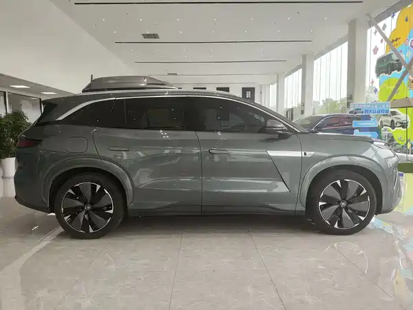 BYD Tang L 2025