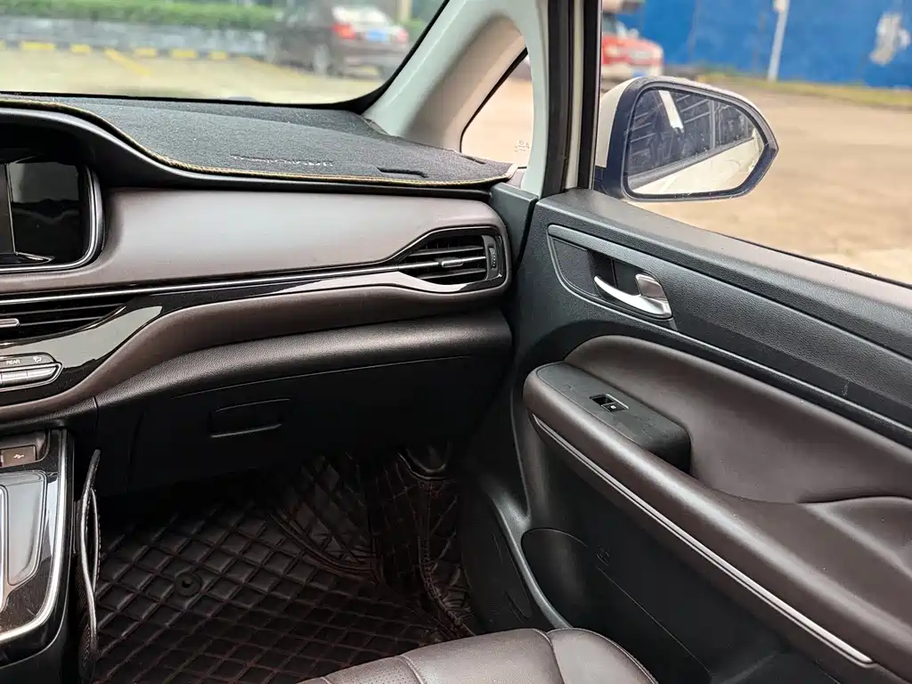 GAC Motor Trumpchi M6 2019 — фото 19